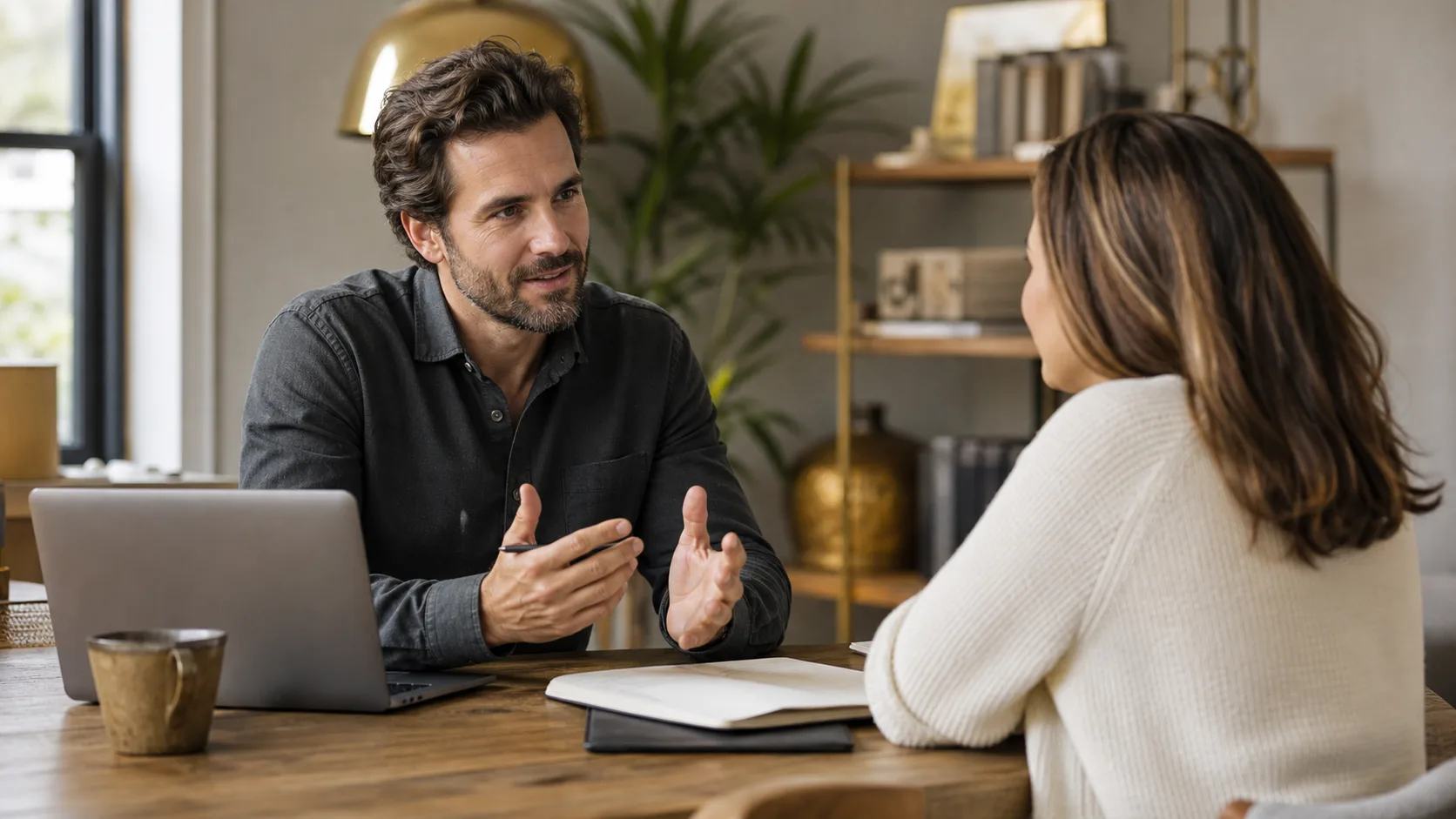 Indépendant présentant une offre récurrente à un client